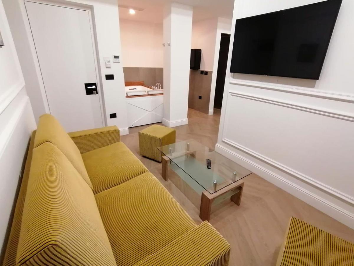 Hotel Xbusiness Nola Zewnętrze zdjęcie